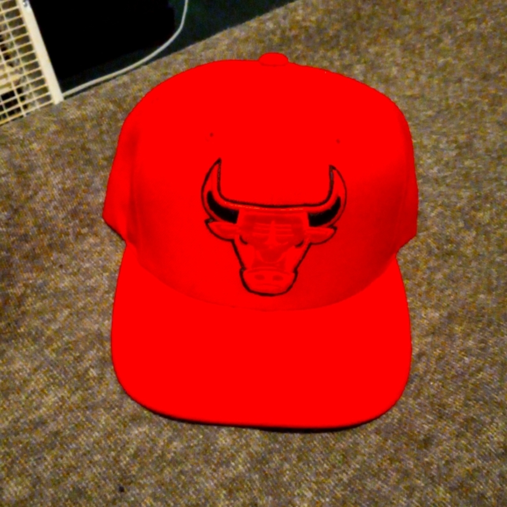 Red Chicago Bulls Snapback (fits all sizes)